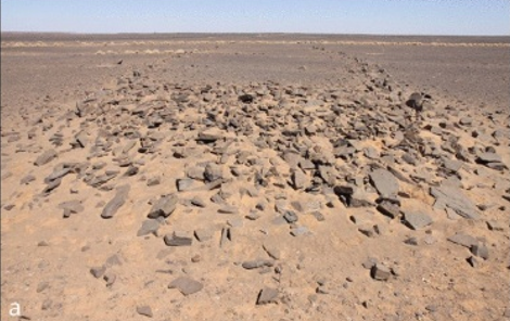 Monolito de piedra de 54 metros revela un enterramiento sahariano de hace 4.400 años